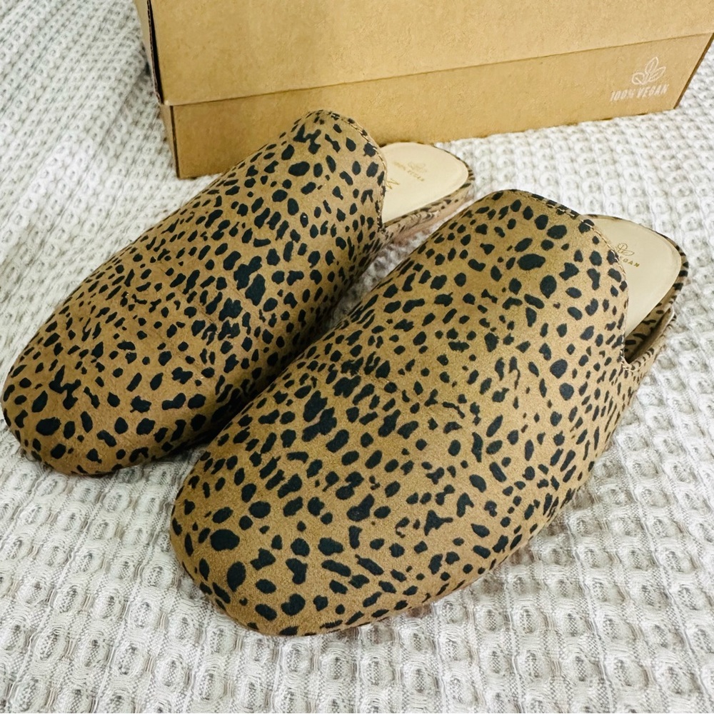 Melrose Ave Women’s Vegan Suede Square Toe Mules Sz 8